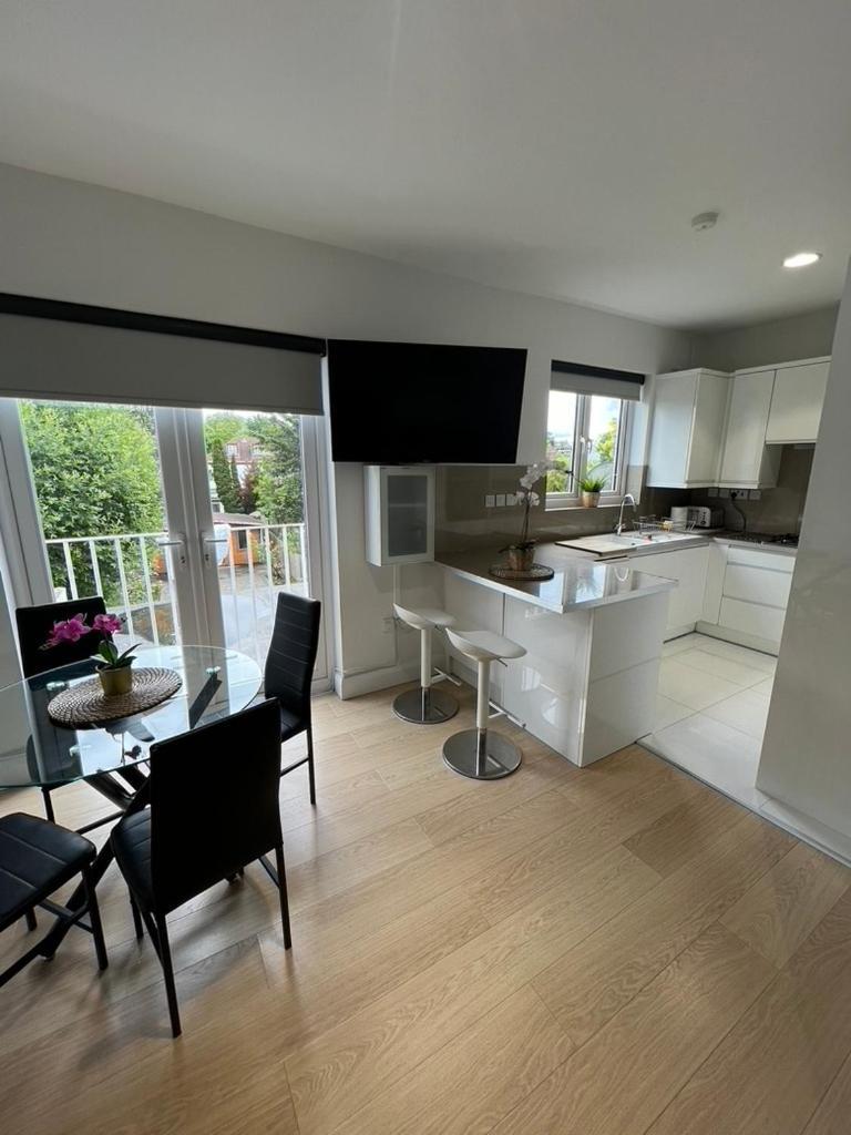 Zenobia London Luxury Apartments Finchley Εξωτερικό φωτογραφία