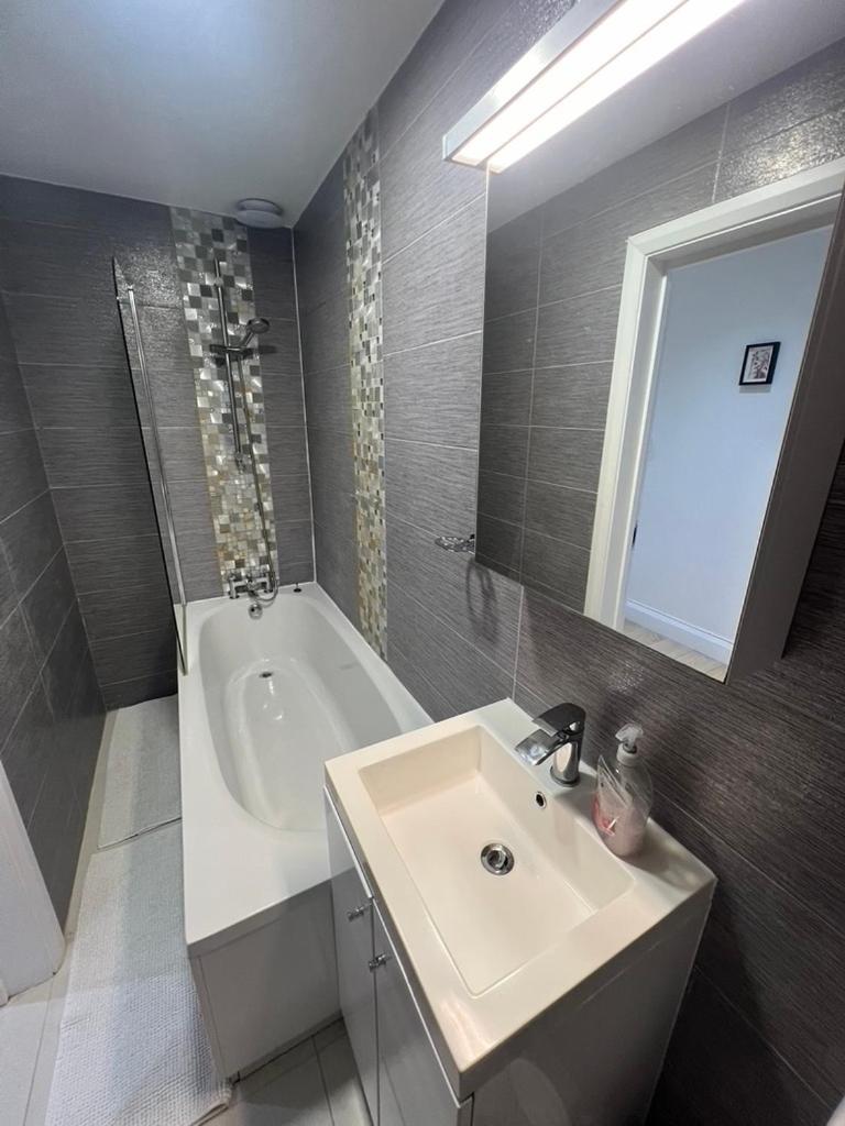 Zenobia London Luxury Apartments Finchley Εξωτερικό φωτογραφία