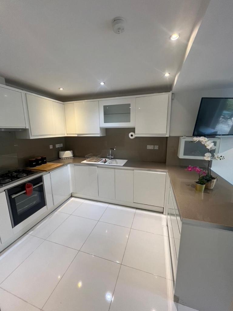 Zenobia London Luxury Apartments Finchley Εξωτερικό φωτογραφία