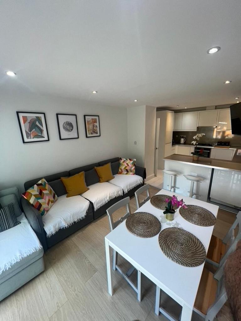 Zenobia London Luxury Apartments Finchley Εξωτερικό φωτογραφία